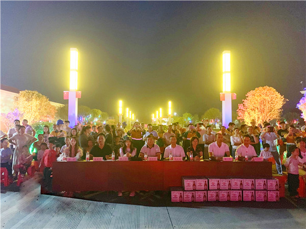 永州紅獅舉辦“壯麗70年，奮斗新時代”國慶晚會暨員工集體生日會